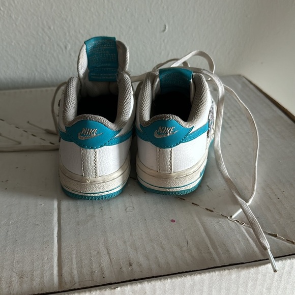 Kids size 10 Air Force hare - Picture 7 of 7